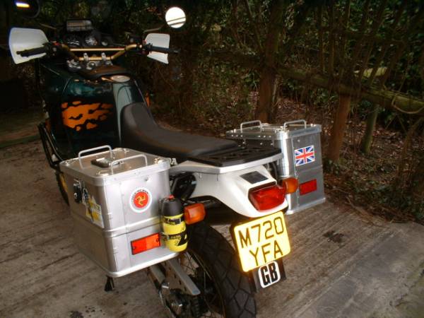 xAfrica_Twin_Panniers_003.jpg.pagespeed.ic.mX3MFxuKqJ.jpg